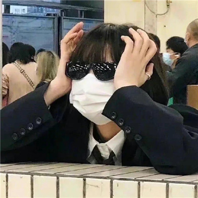 昆明伴游女生冯萧玉的资料