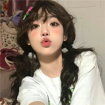 昆明伴游女生卞寄蕾的资料